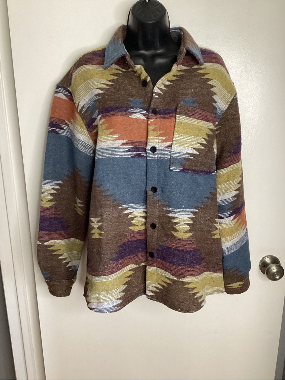 NWOT Southwestern Aztec Multi-Striped Pattern Shirt Jacket/Shacket S